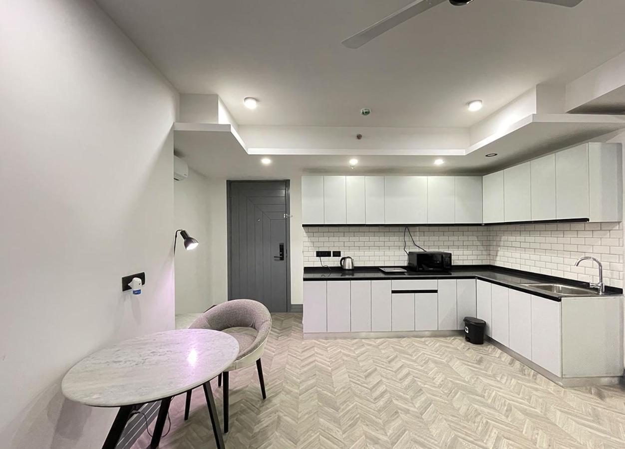 Bedchambers Serviced Apartments - Cyber City Gurgáon Kültér fotó
