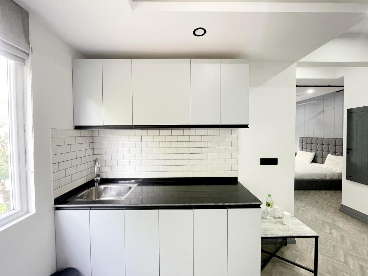 Bedchambers Serviced Apartments - Cyber City Gurgáon Kültér fotó