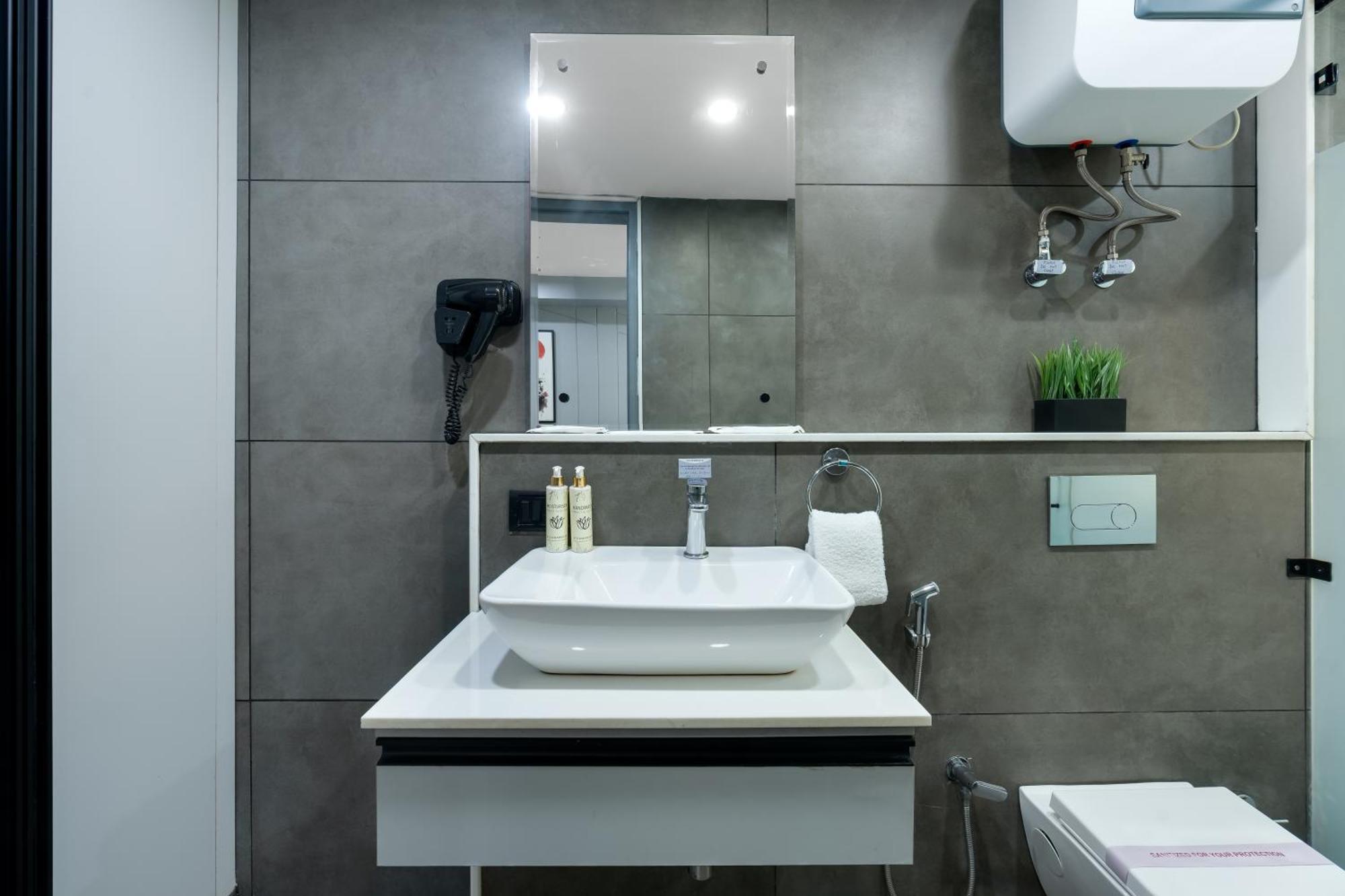 Bedchambers Serviced Apartments - Cyber City Gurgáon Kültér fotó