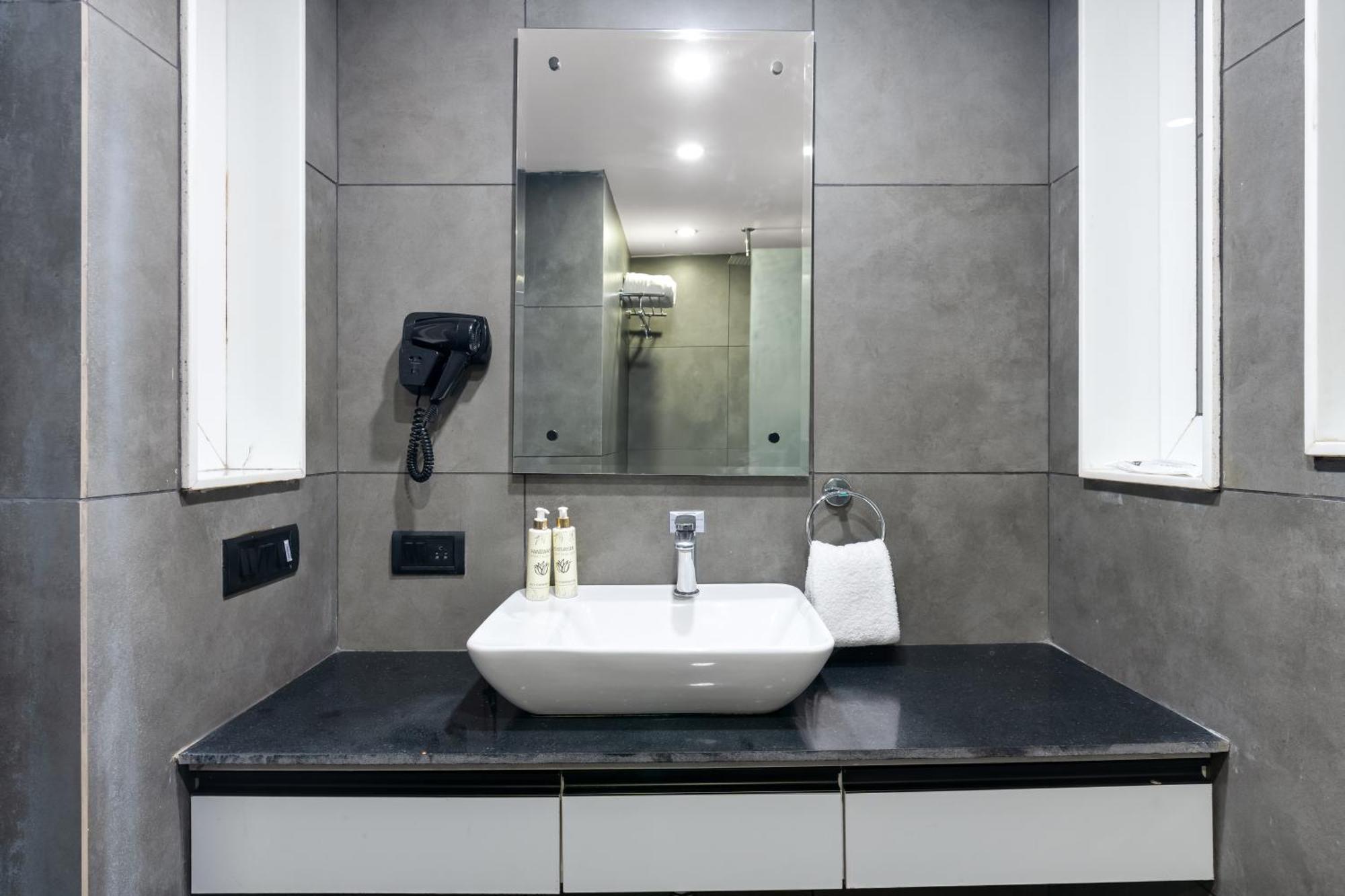 Bedchambers Serviced Apartments - Cyber City Gurgáon Kültér fotó